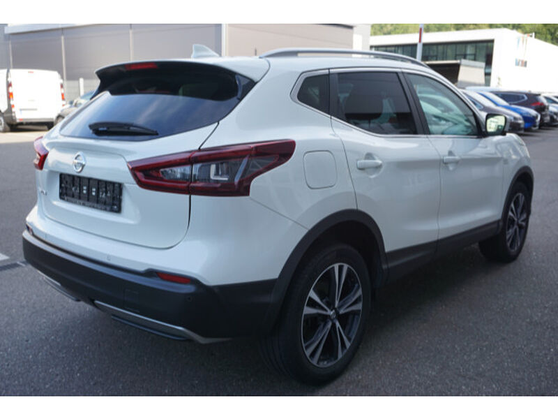 Nissan Qashqai 1.3DIG-T  Zama | 18' | PANO | KAMERA | NAVI