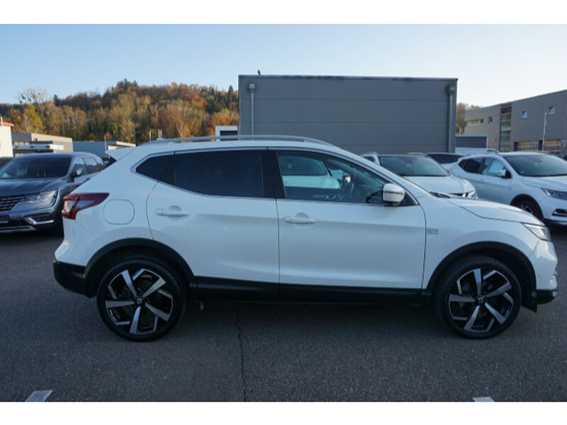 Nissan Qashqai 1.7 dCi Tekna 4x2 | AHK 13 pol abnehmbar | 360° Kamera | LED | Sitzheizung