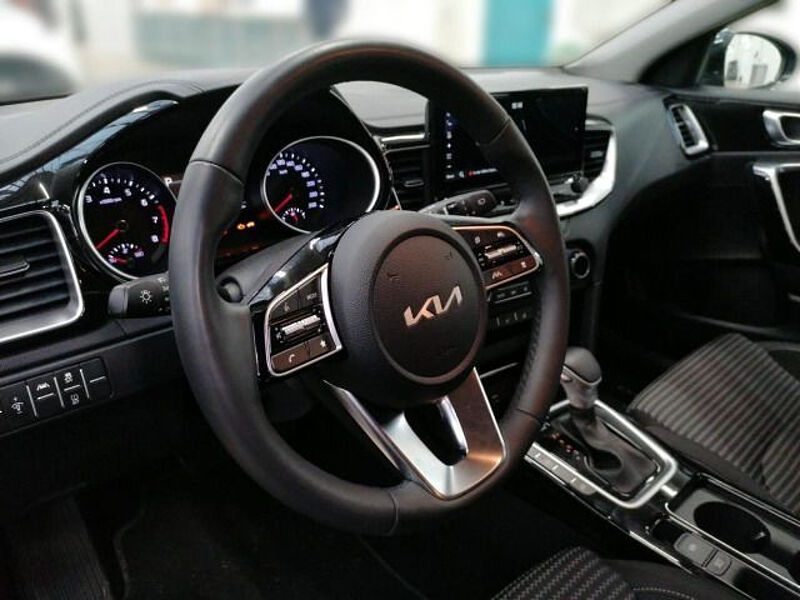 Kia cee'd 1.5 T-GDI DCT7 VISON KOMF+ (NAV)