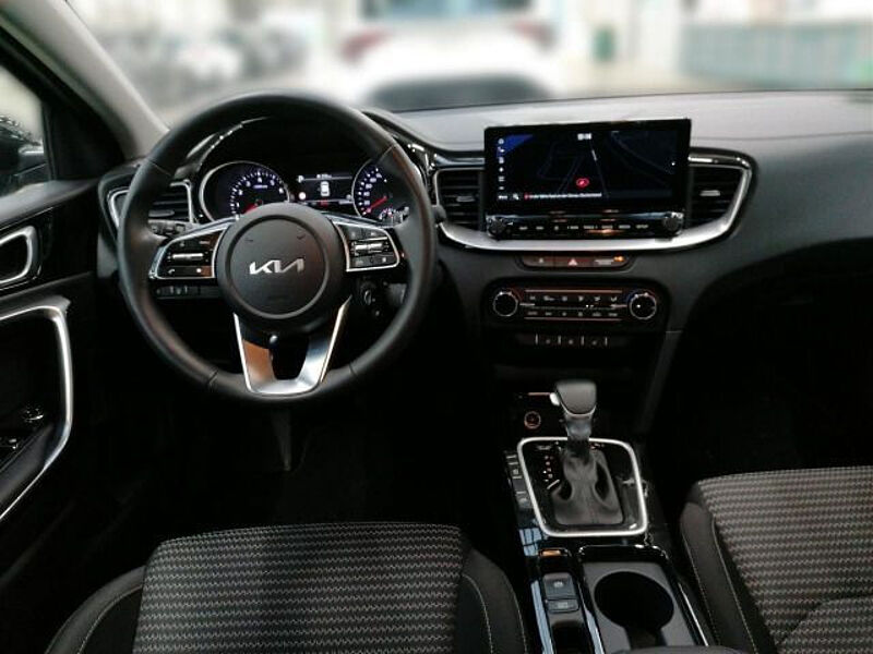 Kia cee'd 1.5 T-GDI DCT7 VISON KOMF+ (NAV)